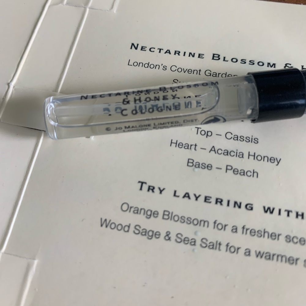 3☘️For$24 Jo Malone Nectarine Blossom & Honey Vial